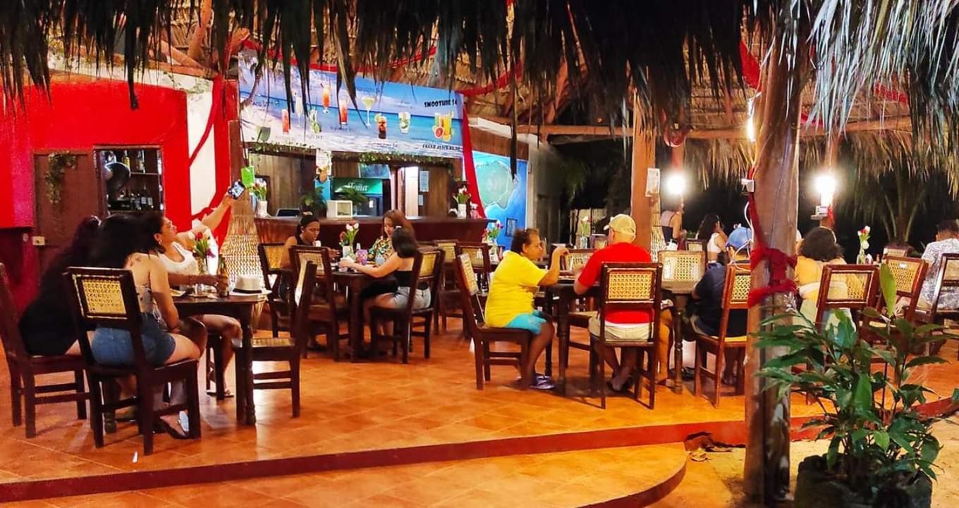 Paraiso Beach Hotel Brig Bay Exterior foto