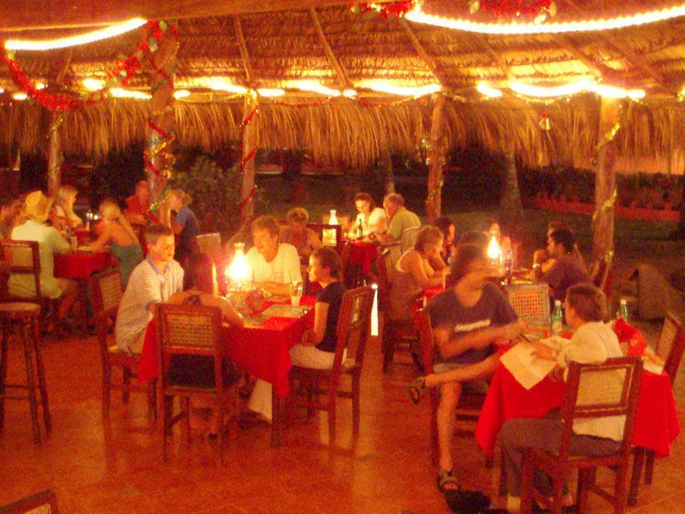 Paraiso Beach Hotel Brig Bay Exterior foto