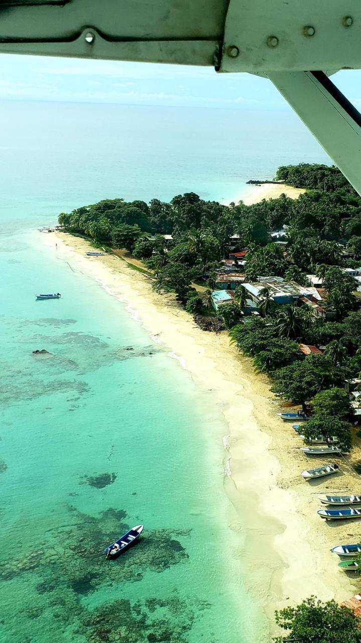 Paraiso Beach Hotel Brig Bay Exterior foto